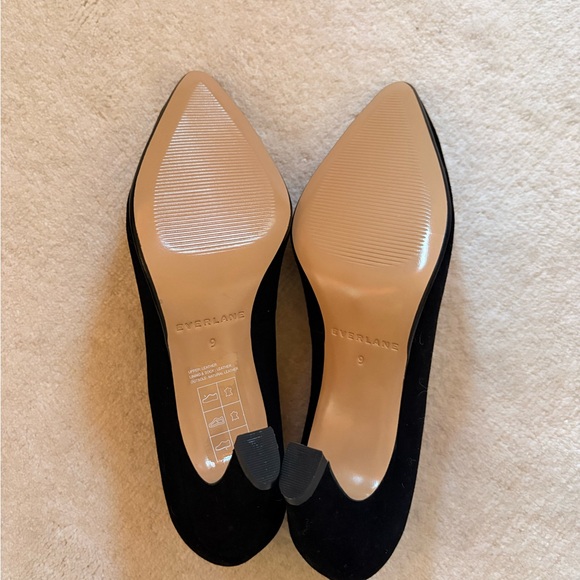 Everlane Women's Black Suede Banana Pump - Picture 3 of 3